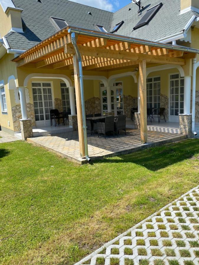 Pacsirta Apartman Lenti Eksteriør bilde