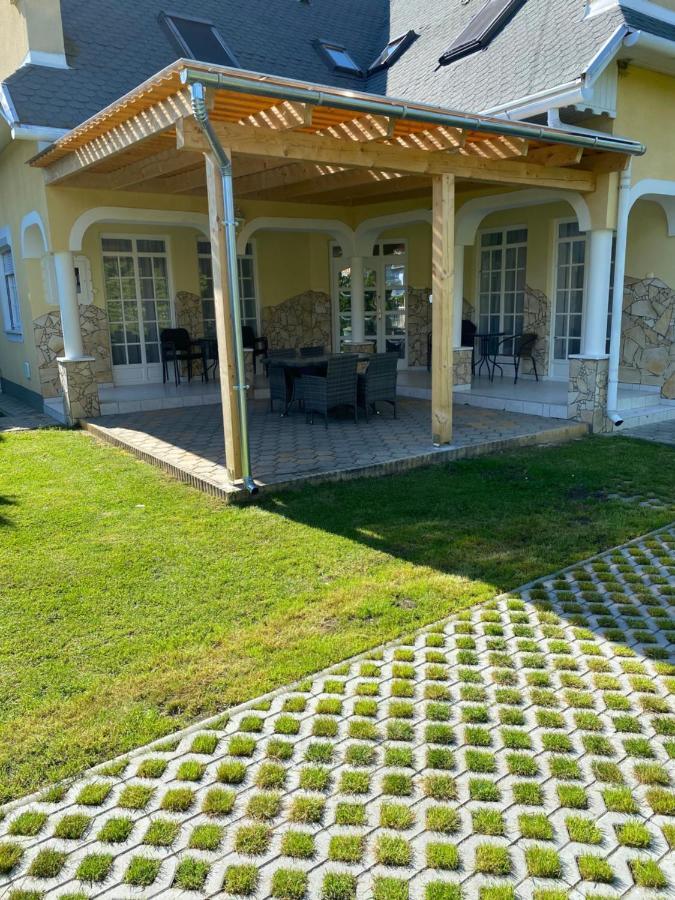 Pacsirta Apartman Lenti Eksteriør bilde