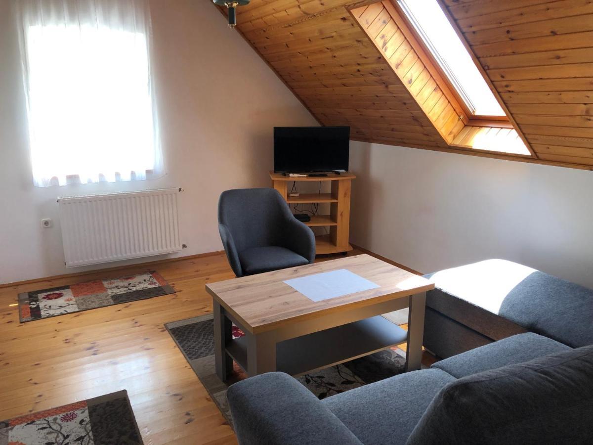 Pacsirta Apartman Lenti Eksteriør bilde