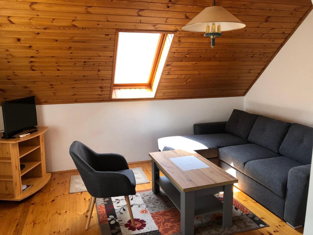 Pacsirta Apartman Lenti Eksteriør bilde
