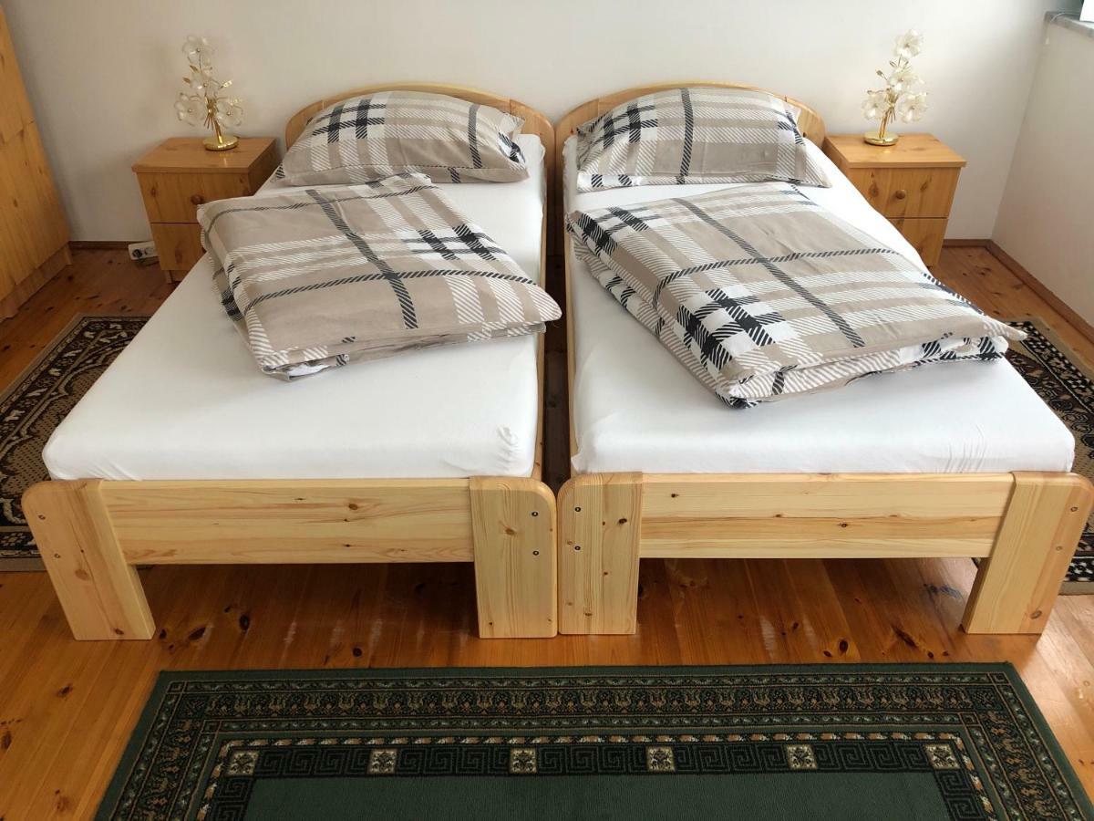 Pacsirta Apartman Lenti Eksteriør bilde