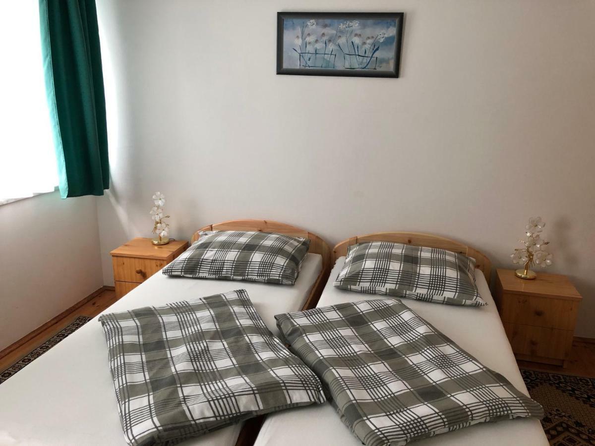 Pacsirta Apartman Lenti Eksteriør bilde